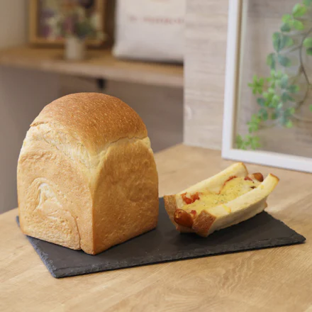 【横須賀】遠赤外線の富士山溶岩窯が生む、パリッと香ばしい食パン「ル・ミトロン」のパン・ド・ミ